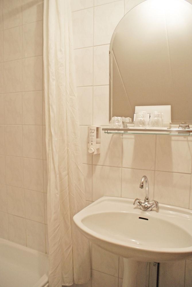 Fletcher Restaurant De Burghoeve Hotel 3*